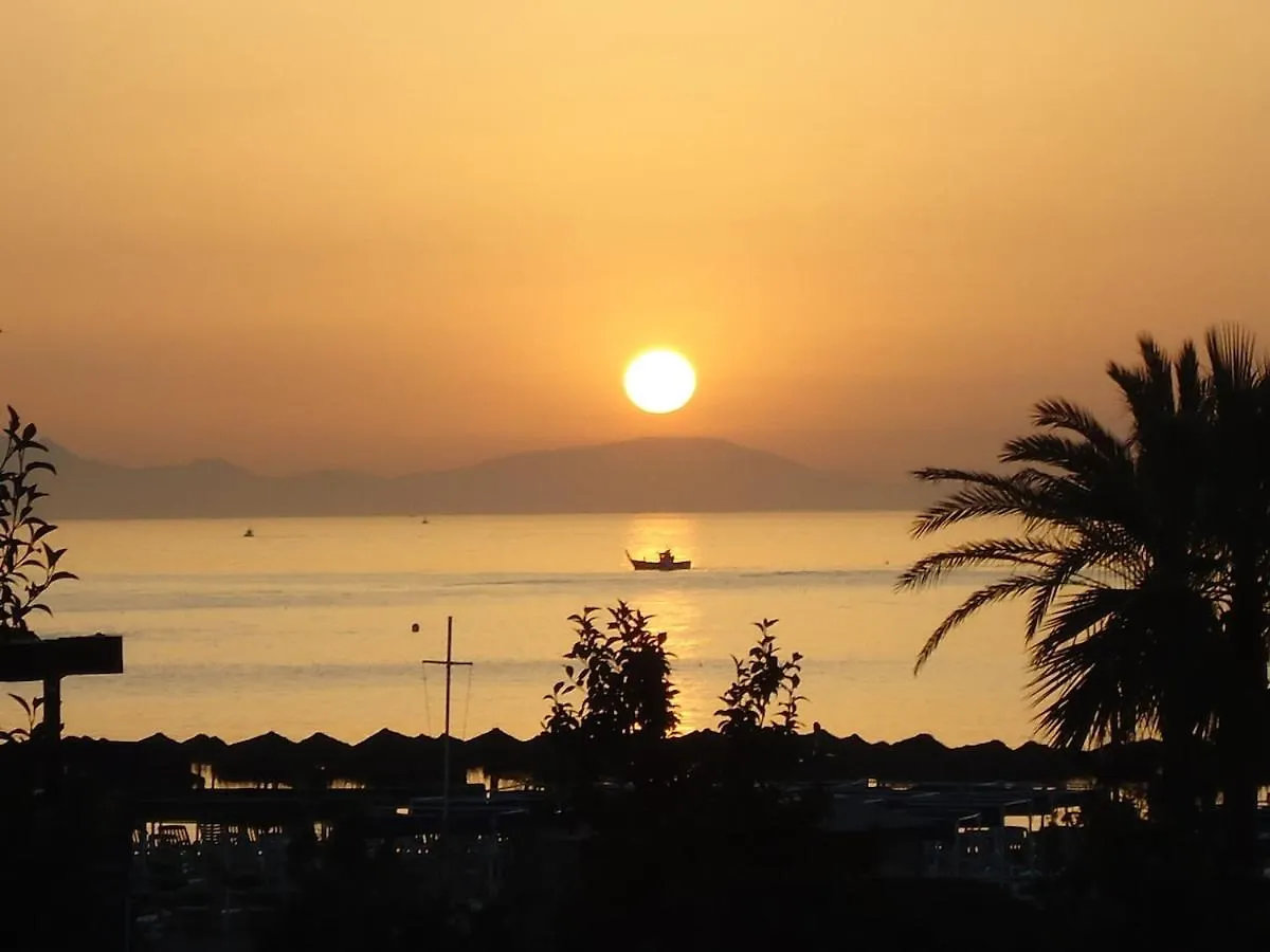 Primera Linea De Playa En Fuengirola Frente Al Puerto Deportivo 0*,  Испания