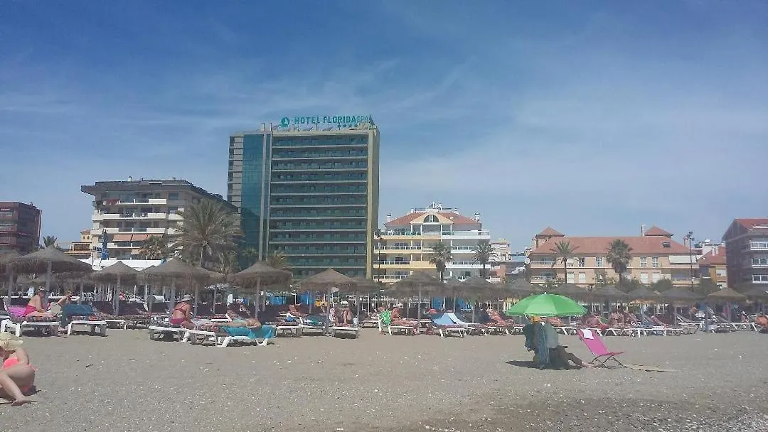 아파트 Primera Linea De Playa En Fuengirola Frente Al Puerto Deportivo